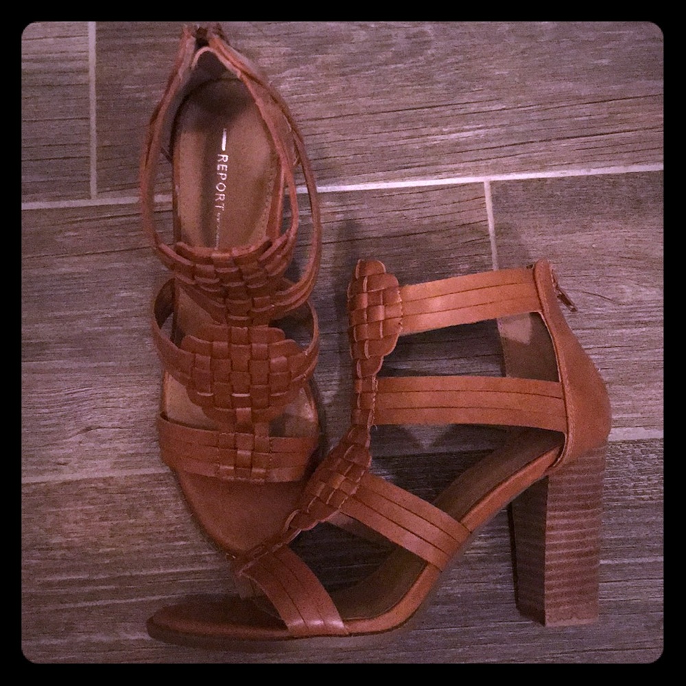 🆕 REPORT Tan Zip-Up Heels